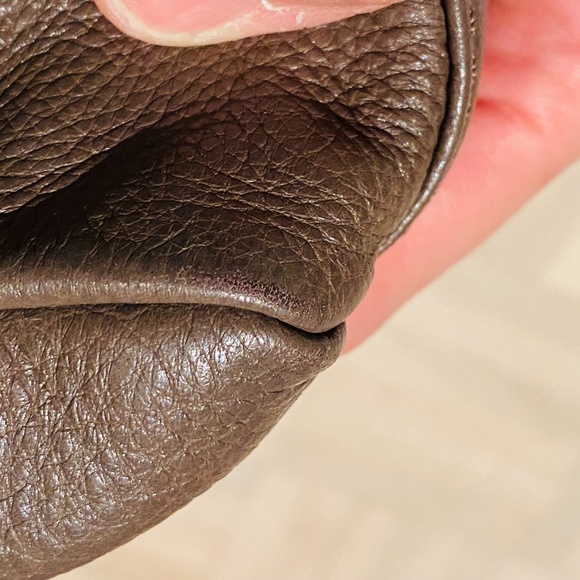 *Authentic Marc Jacobs Leather Shoulder Bag - Good Condition - Picture 2 of 7